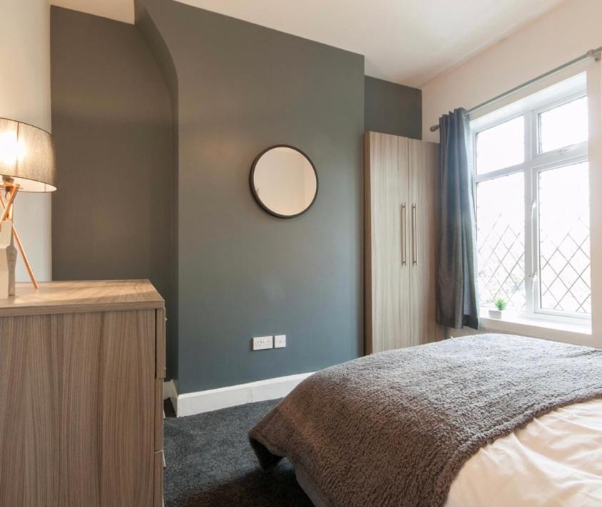 Centralized Private 4 Bedroom House At Hanley With Free Parking Etruria Εξωτερικό φωτογραφία