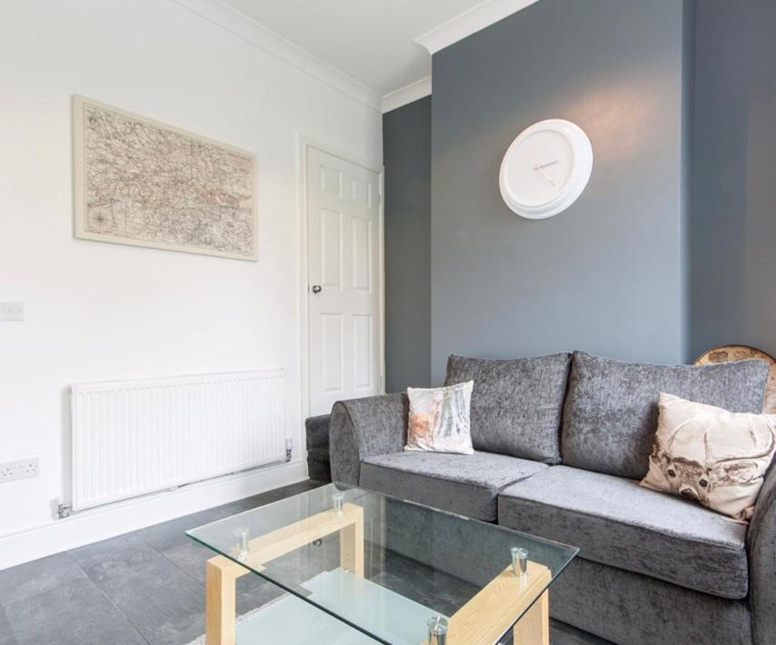 Centralized Private 4 Bedroom House At Hanley With Free Parking Etruria Εξωτερικό φωτογραφία
