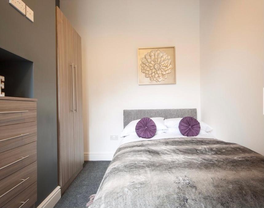 Centralized Private 4 Bedroom House At Hanley With Free Parking Etruria Εξωτερικό φωτογραφία
